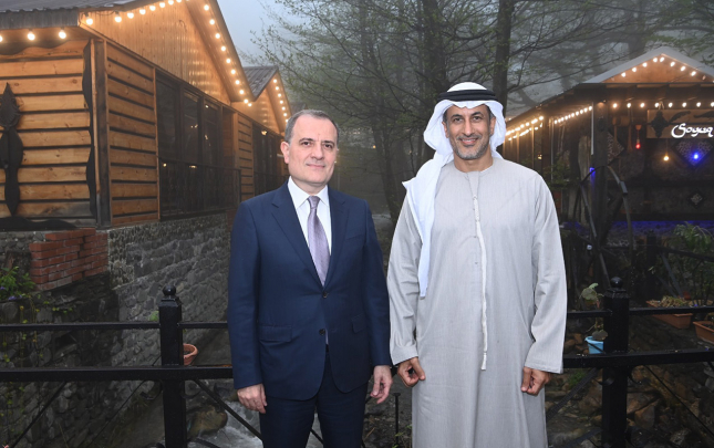 bayramov-bee-nin-dovlet-naziri-ile-qebelede-gorusdu