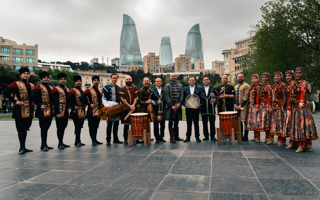 heyder-eliyev-fondunun-desteyi-ile-macar-rapsodiya-layihesi-azerbaycanda-cekilisler-edir