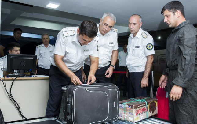 azerbaycanda-seyyar-gomruk-yoxlanisi-aparilacaq