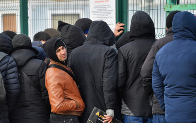 rusiyada-miqrantlar-ucun-rusumlar-artirilir