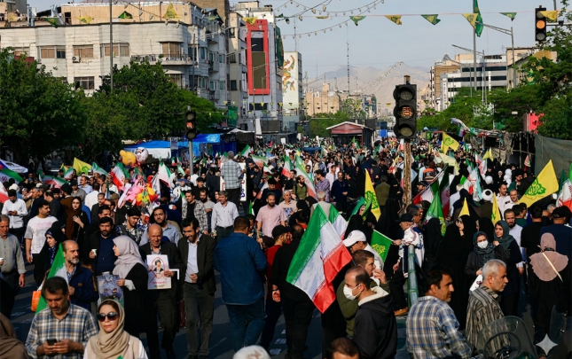 xameneiye-gore-kucelere-axisdilar