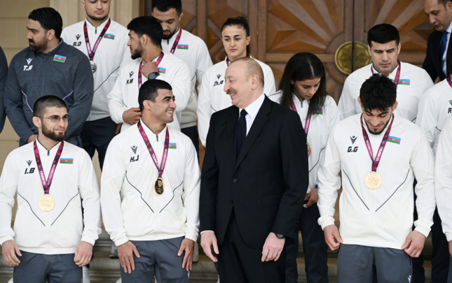 prezident-cempion-gulescileri-qebul-etdi