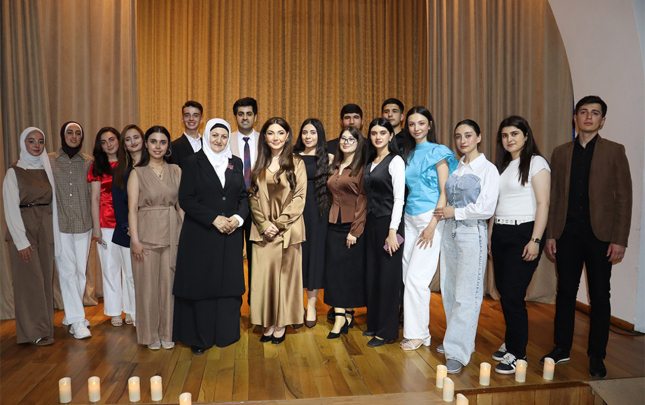 azerbaycan-universitetinin-hemteskilatciligi-ile-xeyriyye-konserti-kecirildi