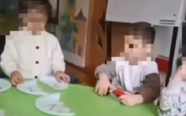 bagcada-terbiyeci-usaqlara-kobudluq-etdi-isden-cixarildi