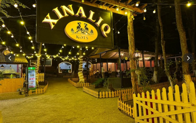 xinaliq-restoraninda-ofisiant-qefil-oldu