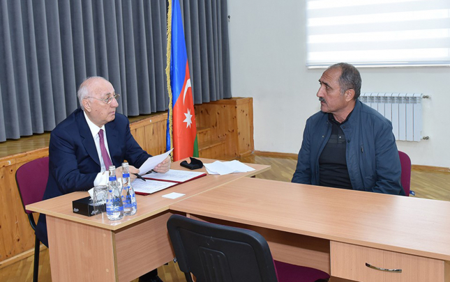 zakir-ferecov-vetendaslarin-muracietlerini-yerinde-dinledi
