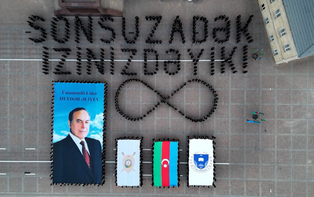 polis-kursantlarindan-ulu-onderin-anadan-olmasinin-103-illiyine-hesr-olunmus