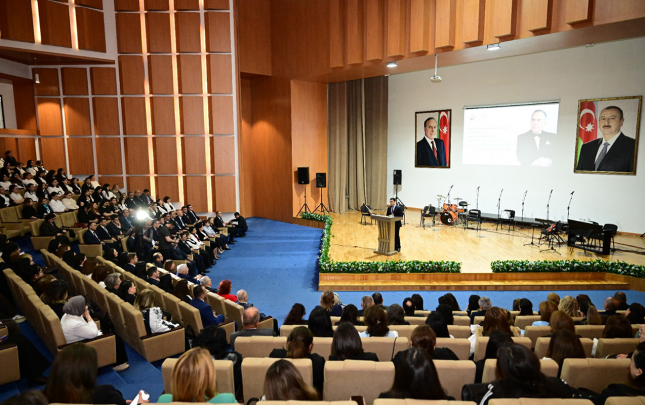 sekide-heyder-eliyevle-bagli-tedbir-kecirildi