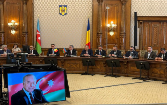ruminiya-senatinda-heyder-eliyevle-bagli-tedbir-kecirilib