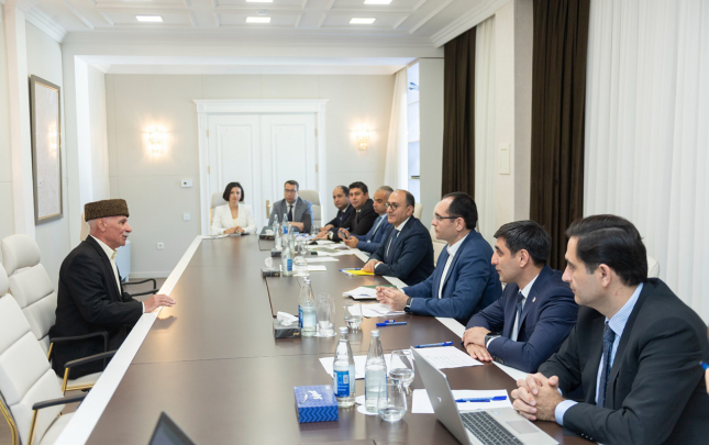 mecnun-memmedov-susada-vetendaslari-qebul-etdi