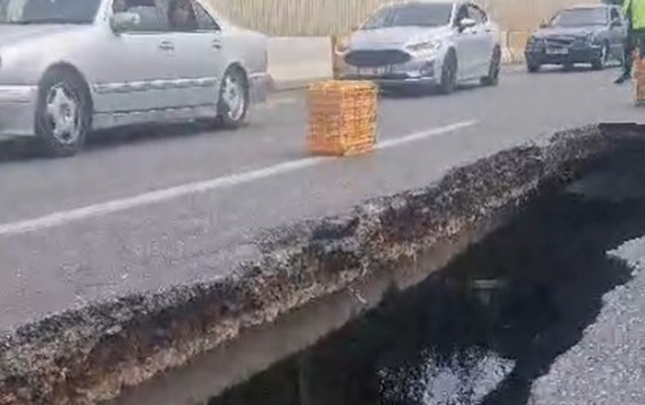 baki-elet-yolunda-korpunun-bir-hissesi-cokdu