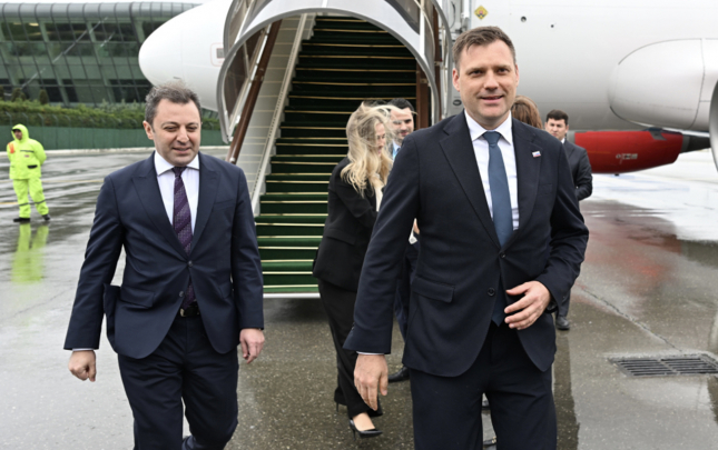 tomas-taraba-olkemize-geldi