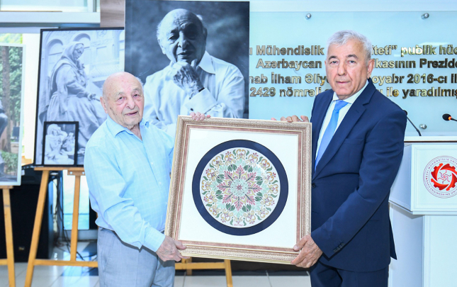 bmu-da-omer-eldarovun-yaradiciligina-hesr-olunmus-sergi