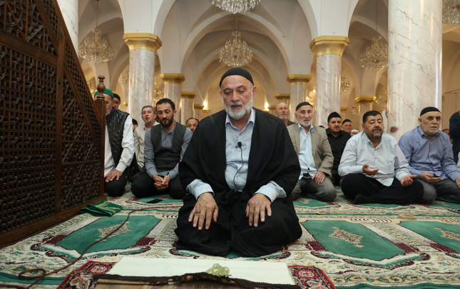 azerbaycanda-bayram-namazi-qilindi