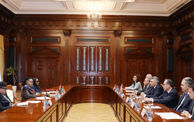azerbaycanla-keniya-ali-mehkemeleri-arasinda-memorandum-imzalandi