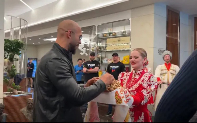 insan-alverinde-ittiham-olunan-qardaslar-rusiyada-temteraqla-qarsilandi