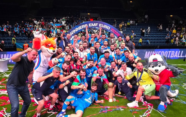 affa-niye-avropa-cempionlarini-tebrik-etmedi