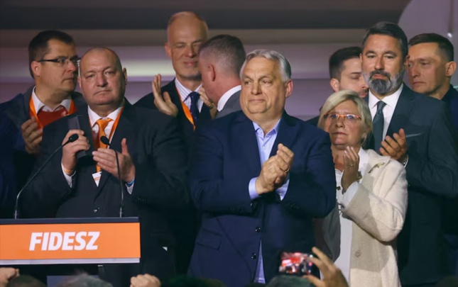 hakimiyyeti-itirse-de-yeniden-partiya-lideri-secildi