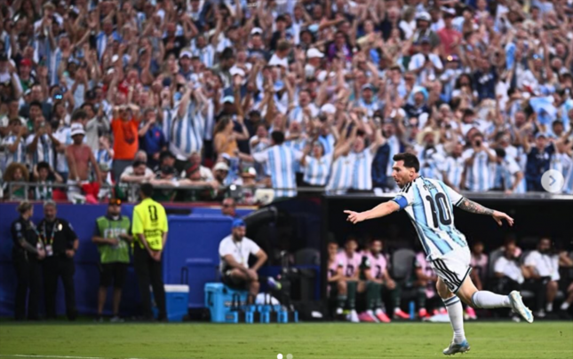 messi-sou-gosterdi-argentina-darmadagina-sevindi