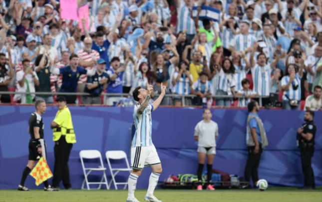 messi-dc-ler-tarixinde-en-cox-qol-vuran-iki-oyuncudan-biridir