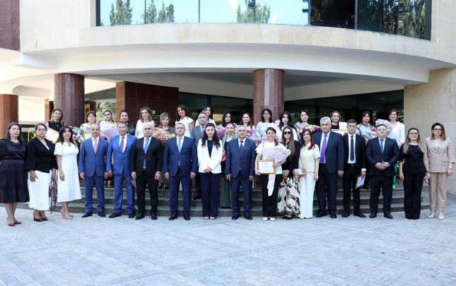 suraxanida-tibb-iscilerinin-pese-bayrami-qeyd-olundu
