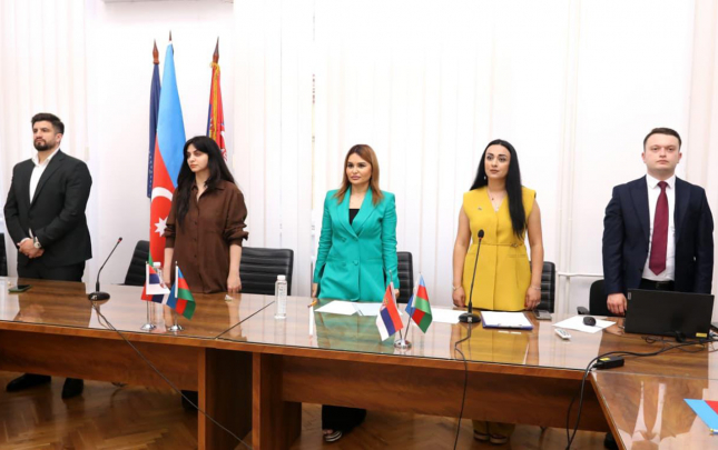 belqradda-azerbaycanlilarla-gorus