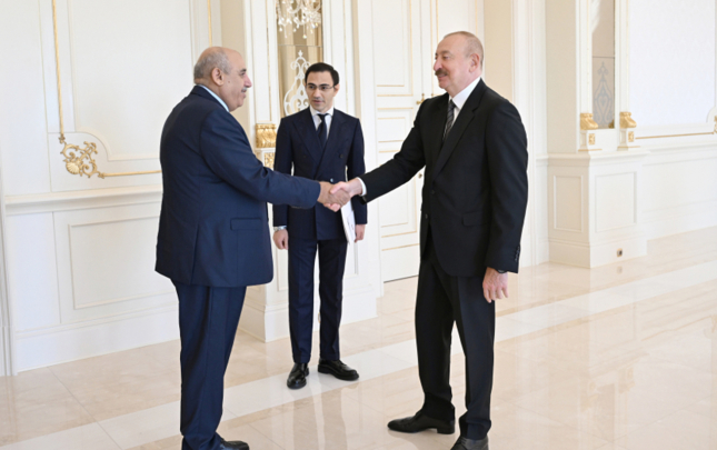 prezident-qebul-kecirdi