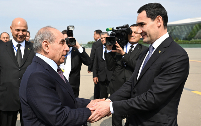 turkmenistan-prezidenti-azerbaycana-geldi