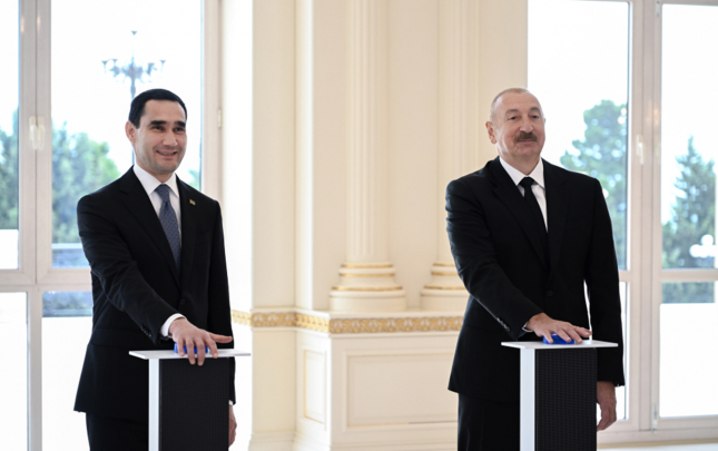 azerbaycan-bu-olkeye-tanker-hediyye-etdi