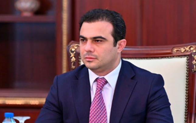 zelenski-hikmet-cavadi-ordenle-teltif-etdi
