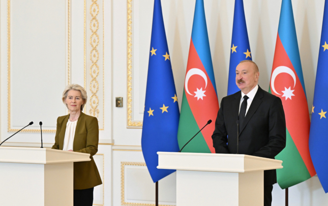 ilham-eliyev-ve-lyayen-metbuata-beyanatlarla-cixis-etdiler