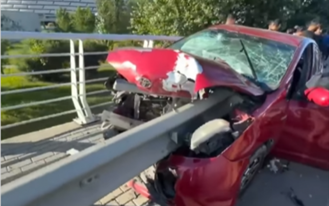masin-meheccere-cirpildi-surucu-oldu