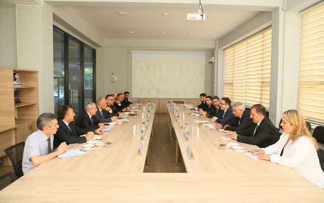 aztu-ile-mudafie-senayesi-nazirliyi-arasinda-emekdasliq-genislenir