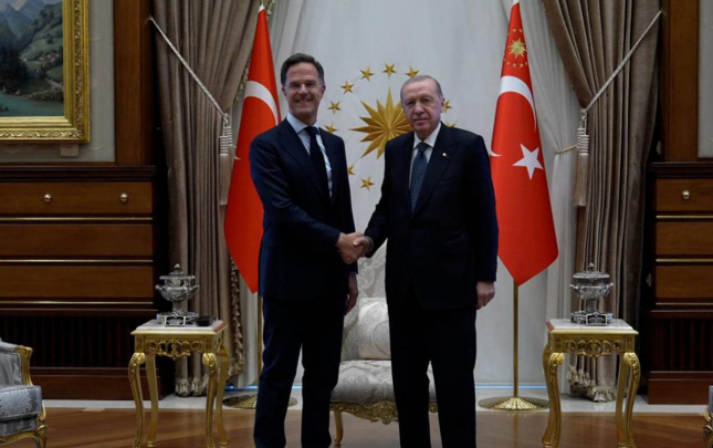 erdogan-nato-nun-bas-katibini-qebul-etdi