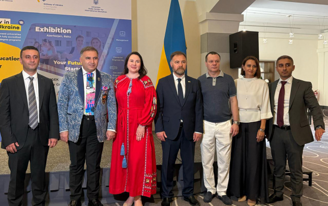 bakida-ukrayna-universitetlerinin-tehsil-sergisi-kecirildi