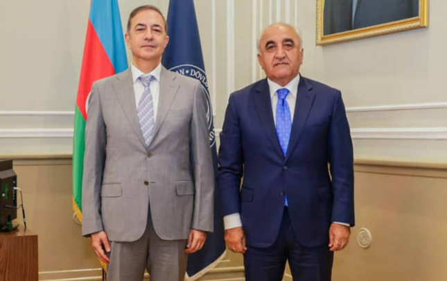 elcin-ehmedov-unec-rektoru-ile-gorusdu