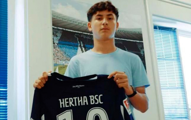 azerbaycanli-futbolcu-herta-ile-muqavile-imzaladi