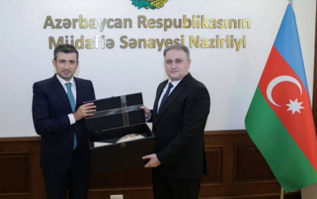 vuqar-mustafayev-selcuk-bayraktarla-gorusdu