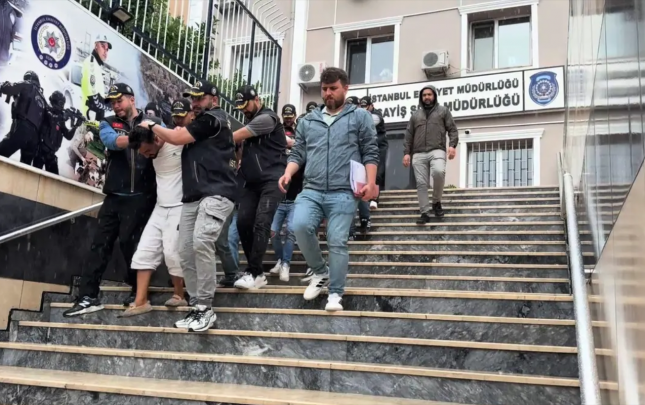 istanbulda-azerbaycanlini-aldadib-15-milyonluq-qizilini-elinden-aldilar