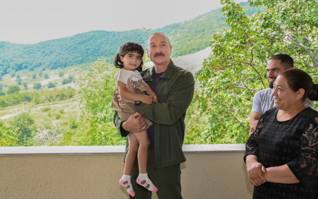 o-biri-qiz-hani-onunla-ayri-cekdirerik