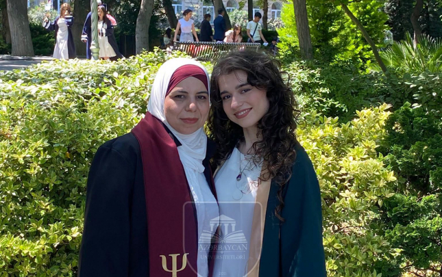 ana-bala-birlikde-mezun-oldu