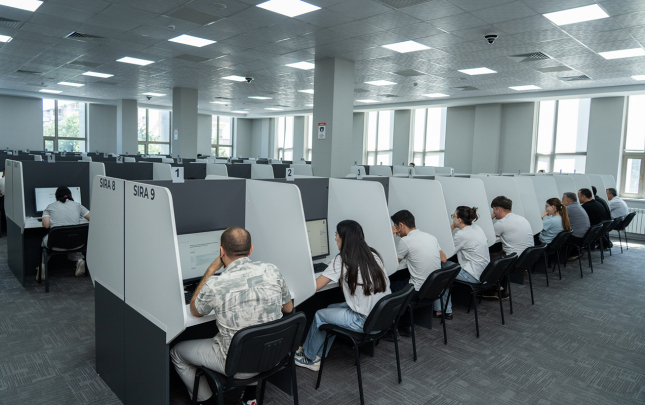 dovlet-icra-memuru-vezifesine-qebulla-bagli-test-imtahani-kecirildi