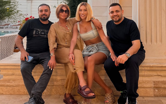 aygun-kazimova-royagile-qonaq-getdi