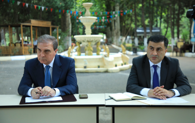 niyazi-bayramov-novbeti-defe-sakinlerle-gorusdu