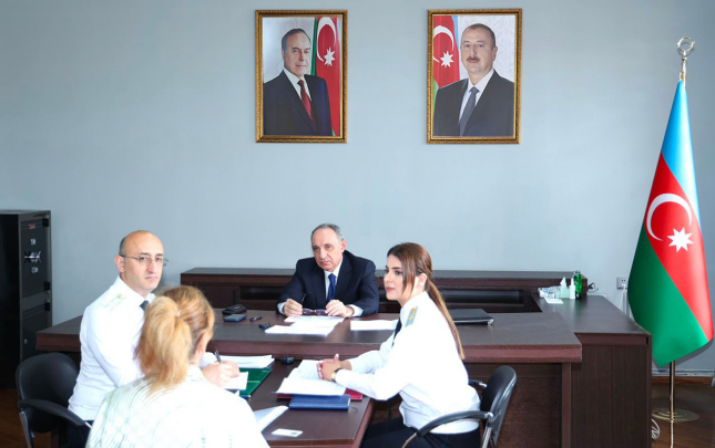 kamran-eliyev-uc-rayonun-sakinlerini-qebul-etdi