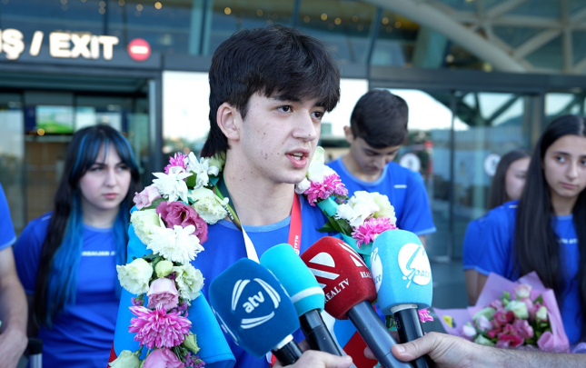 stolustu-tenniscimiz-azerbaycan-idmaninda-ilke-imza-atdi