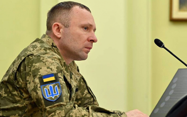zelenski-onu-ordunun-bas-komandani-teyin-etdi