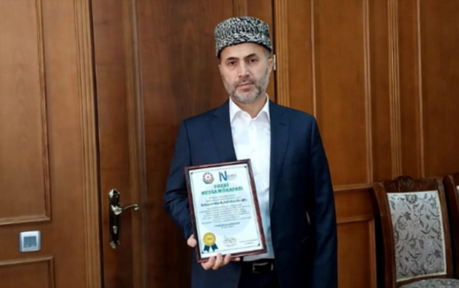 bibi-heybetin-imaminin-diplomu-taninmadi