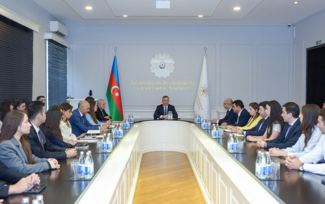iv-maarifci-telebe-mezun-proqraminin-istirakcilari-ile-gorus-kecirildi