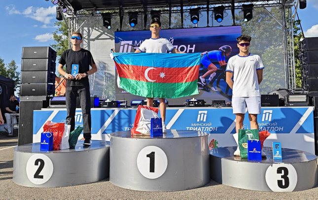 azerbaycan-triatlonculari-minskde-beynelxalq-yarisda-ugur-qazandilar